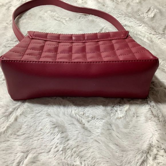 liz claiborne quilted red leather purse - Picture 9 of 12